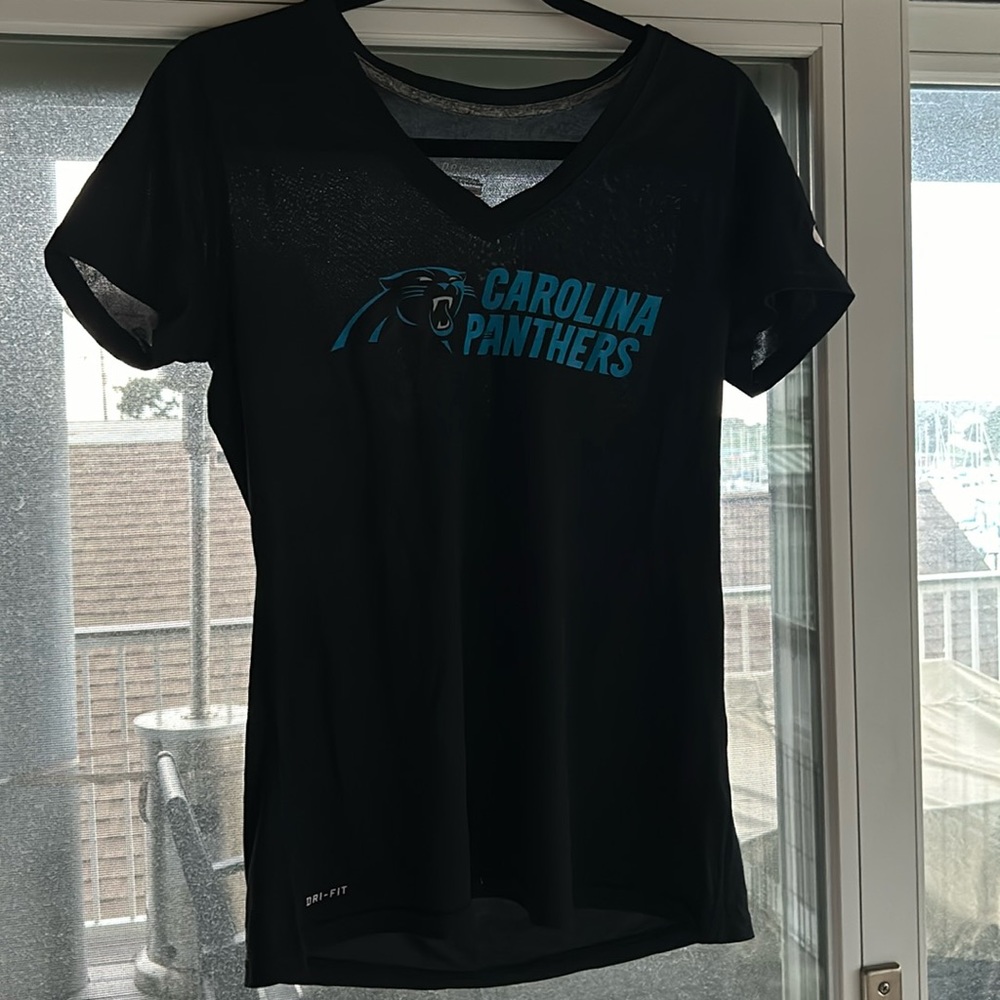 NWOT Carolina Panthers women’s shirt size M.